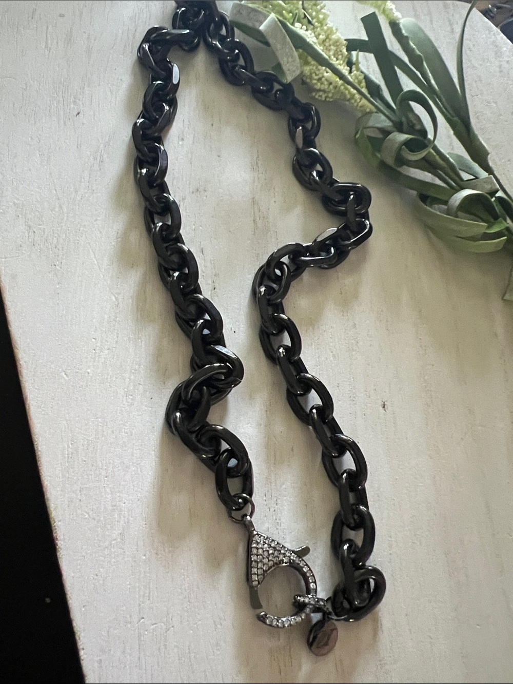 Oak & Ivy boutique necklace 16” black with carabiner